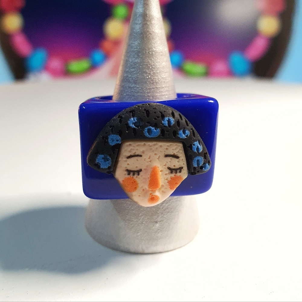 Retro Blue Lady Ressin Ring Size 7